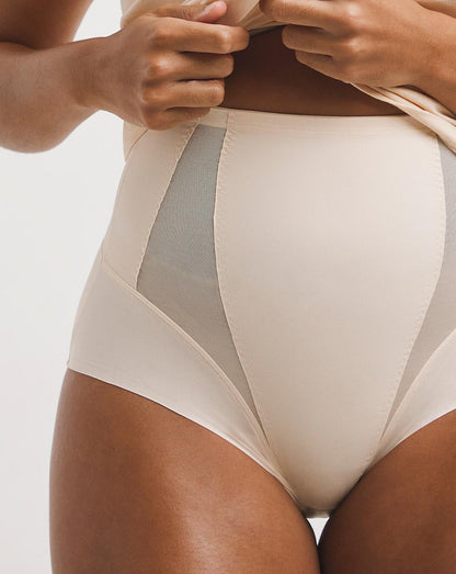  MAGISCULPT Smoothing Firm Control Brief| Blush