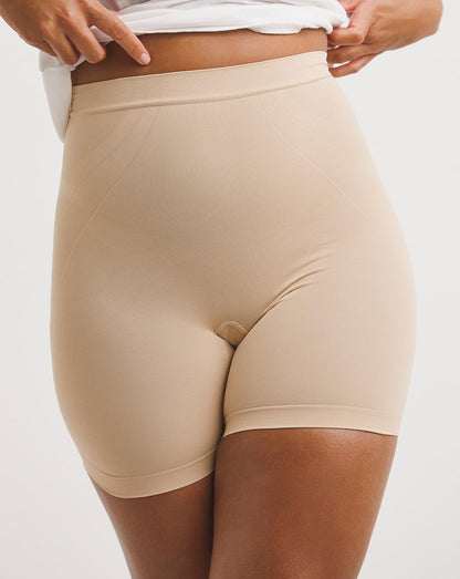  Maidenform Seamless Light Control Shaping Shorts| Nude