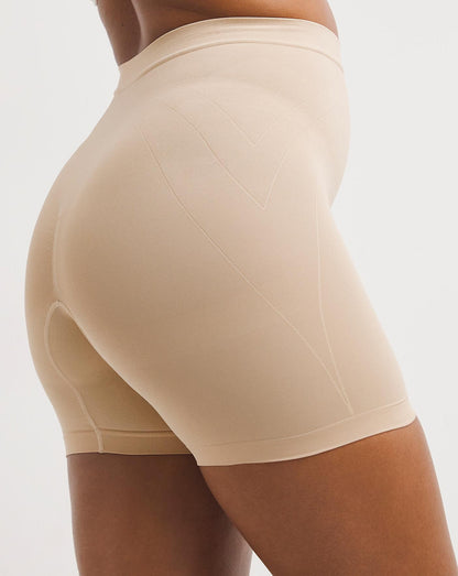 Maidenform Seamless Light Control Shaping Shorts| Nude