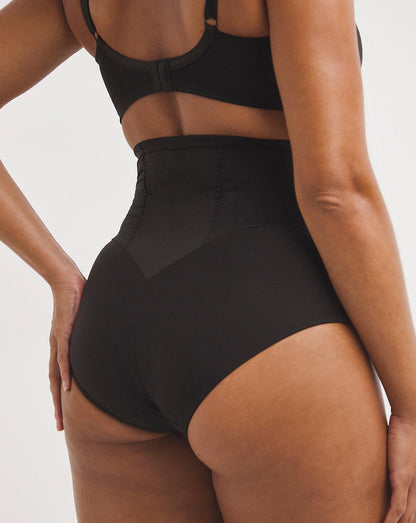  MAGISCULPT Smoothing Firm Control Brief| Black