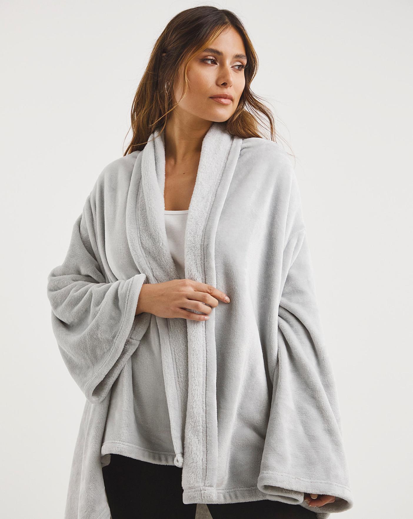  Pretty Secrets Wearable Blanket| Light Grey| ONE SIZE