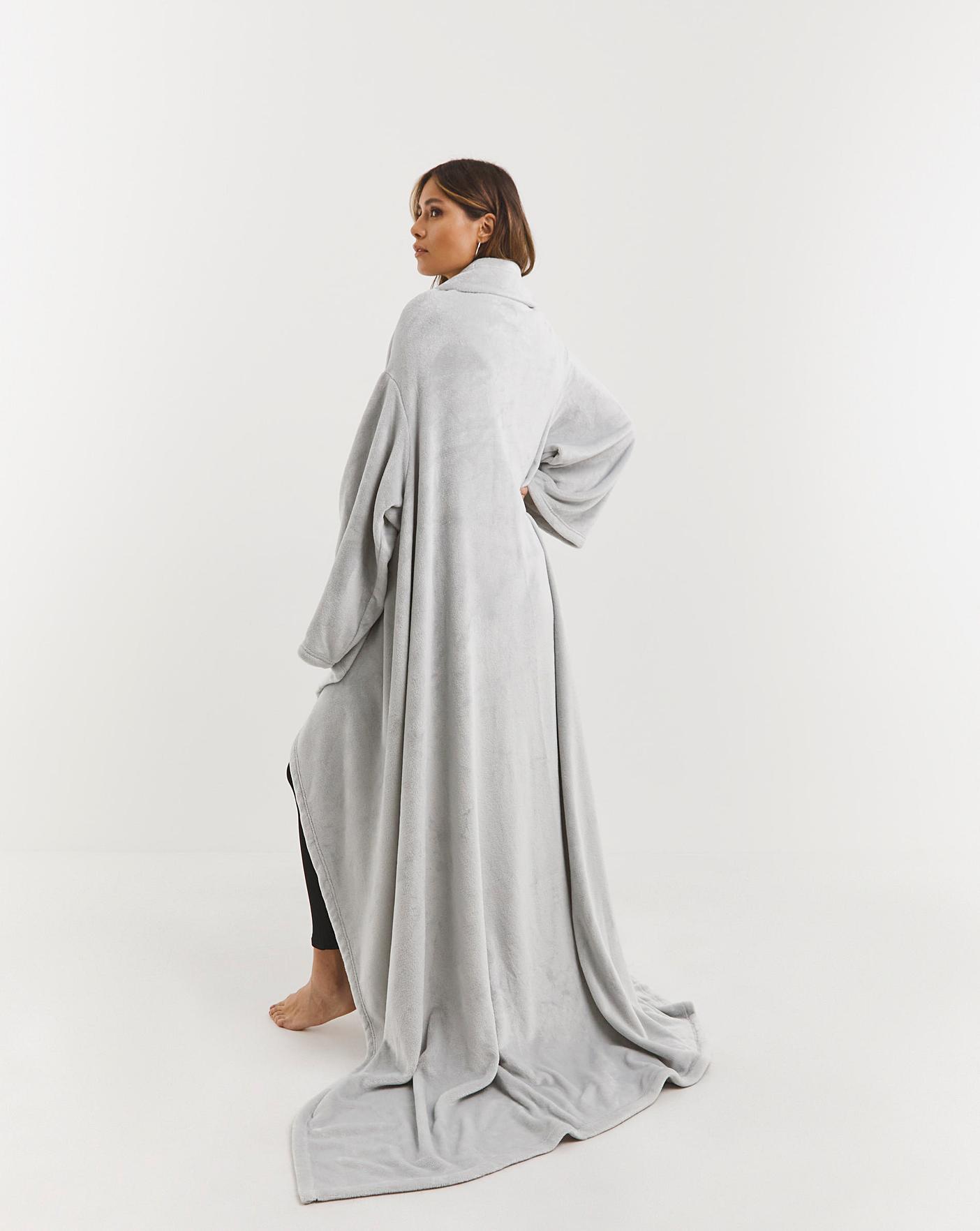  Pretty Secrets Wearable Blanket| Light Grey| ONE SIZE