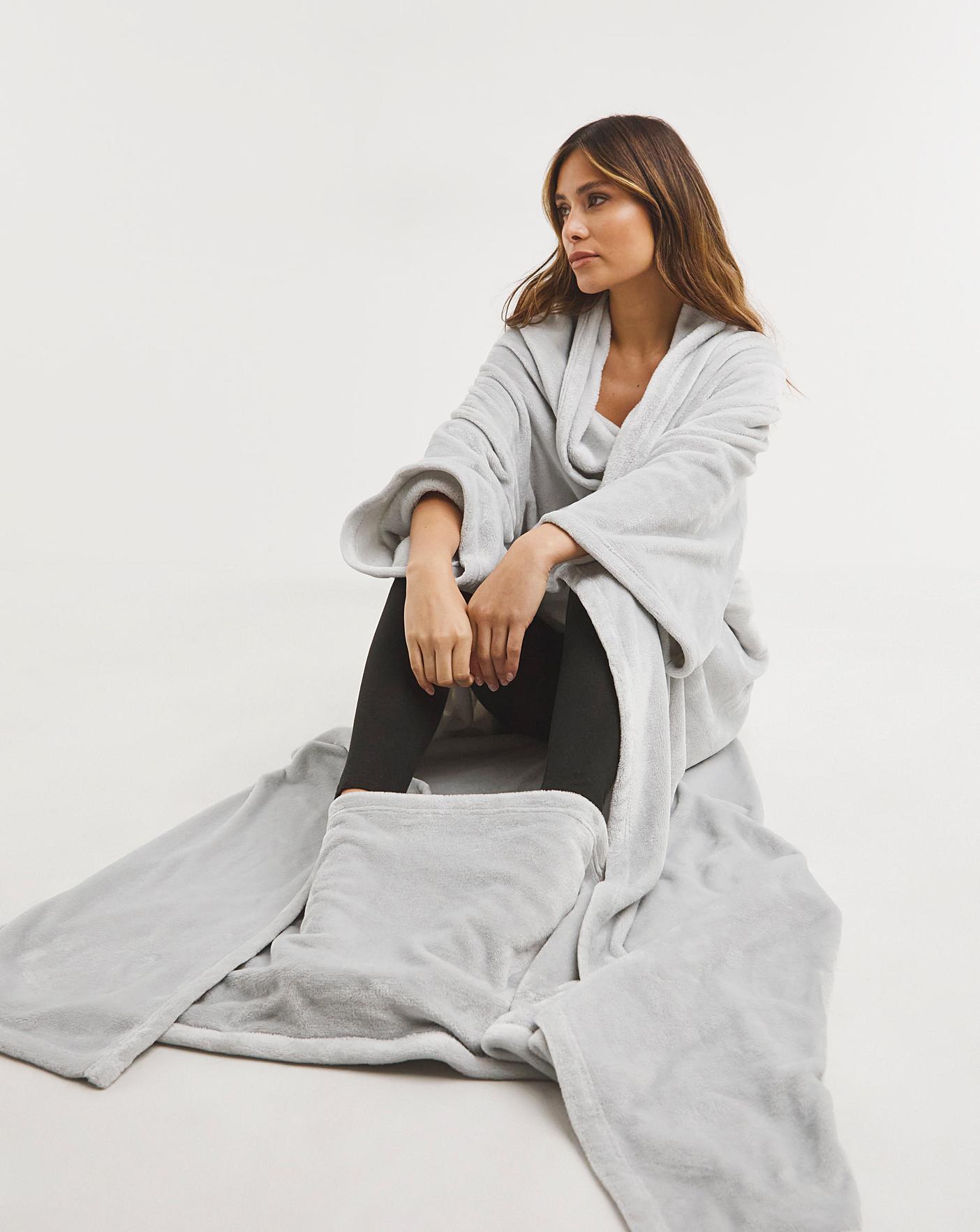  Pretty Secrets Wearable Blanket| Light Grey| ONE SIZE
