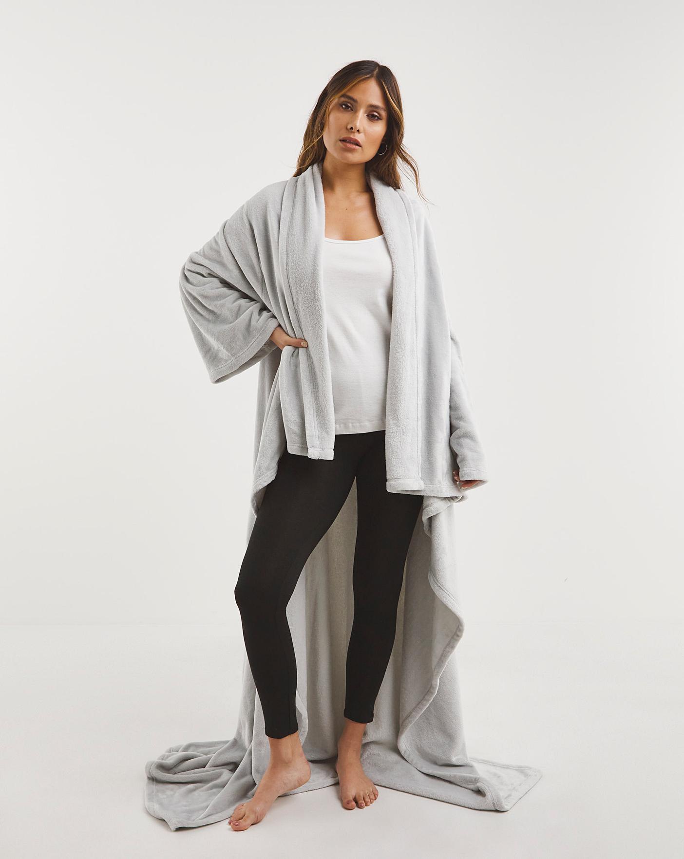  Pretty Secrets Wearable Blanket| Light Grey| ONE SIZE