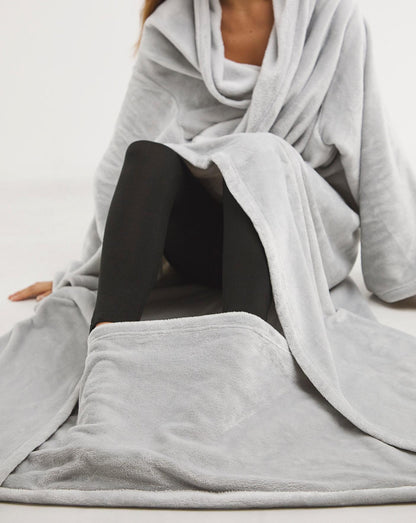  Pretty Secrets Wearable Blanket| Light Grey| ONE SIZE