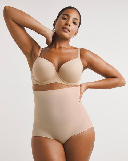  MAGIC Bodyfashion Firm Control Maxi Sexy Hi Brief| Latte